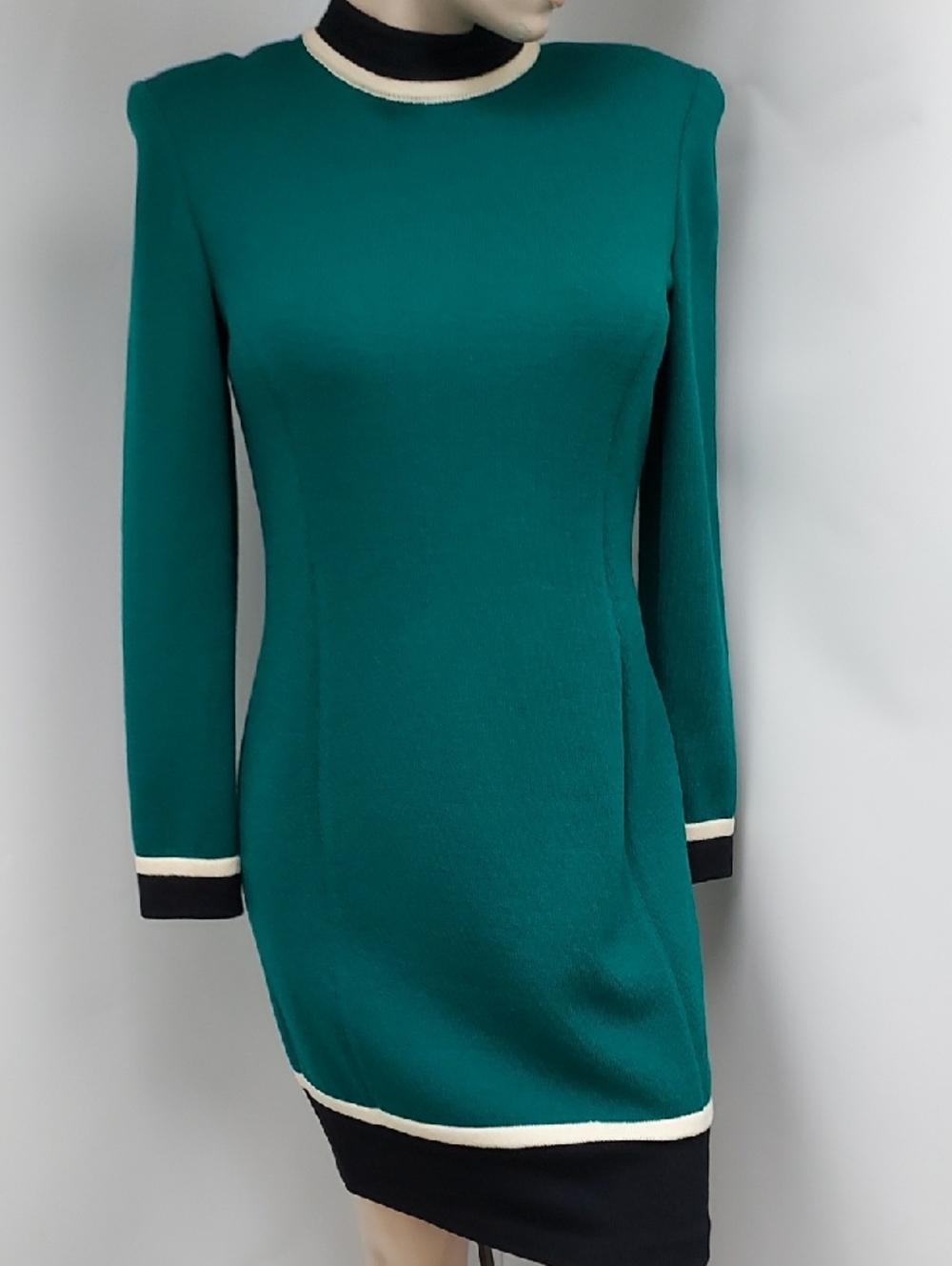 Vintage St. John Kelly Green Turtle Neck Dress